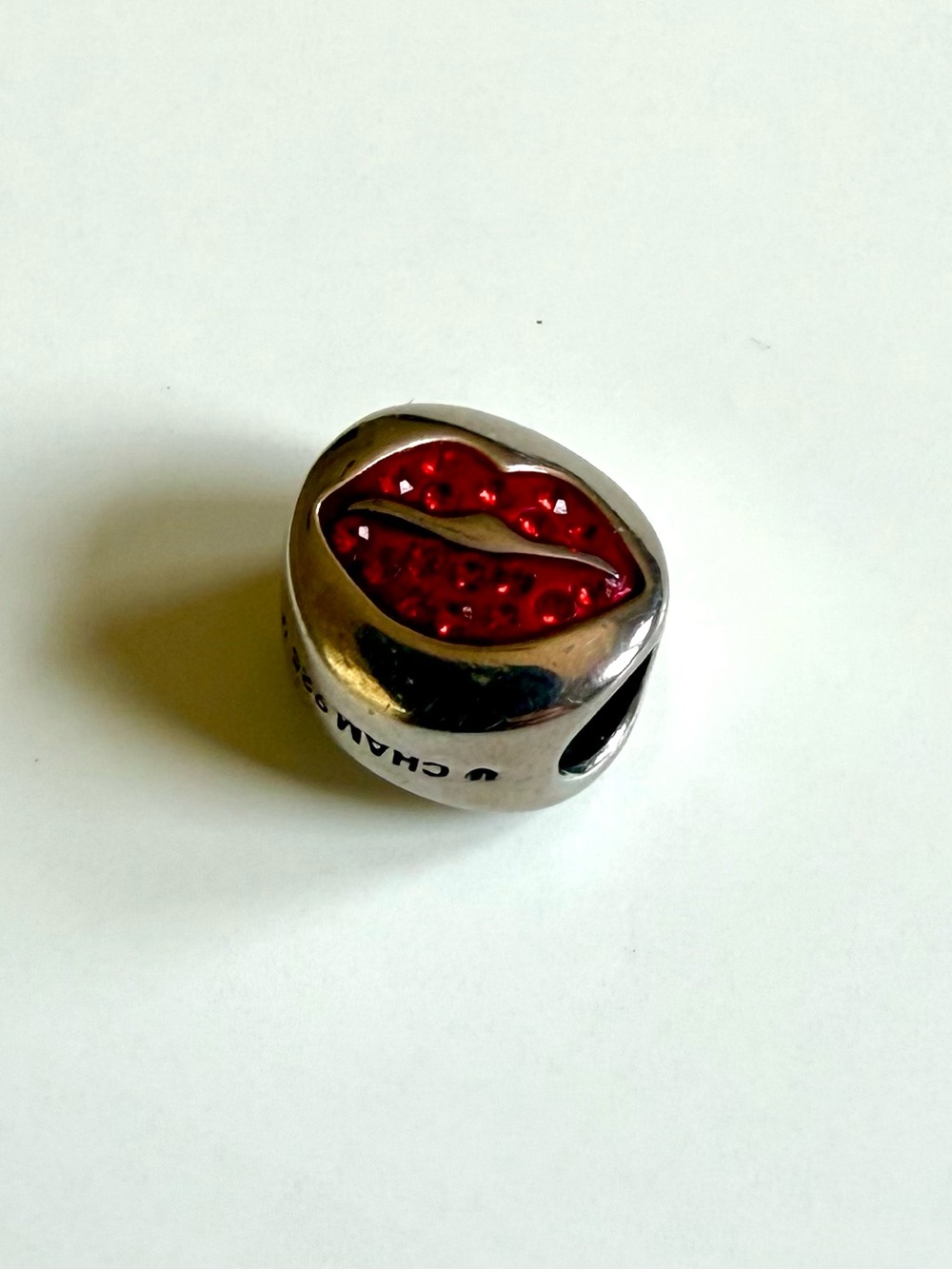 Chamilia Kiss My Lips Charm